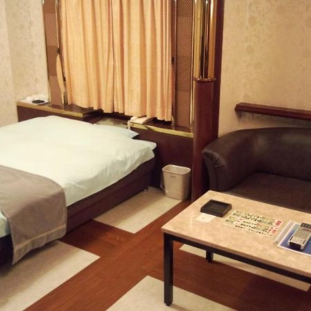 Hotel Itami Buitenkant foto