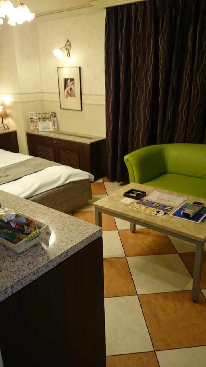 Hotel Itami Buitenkant foto