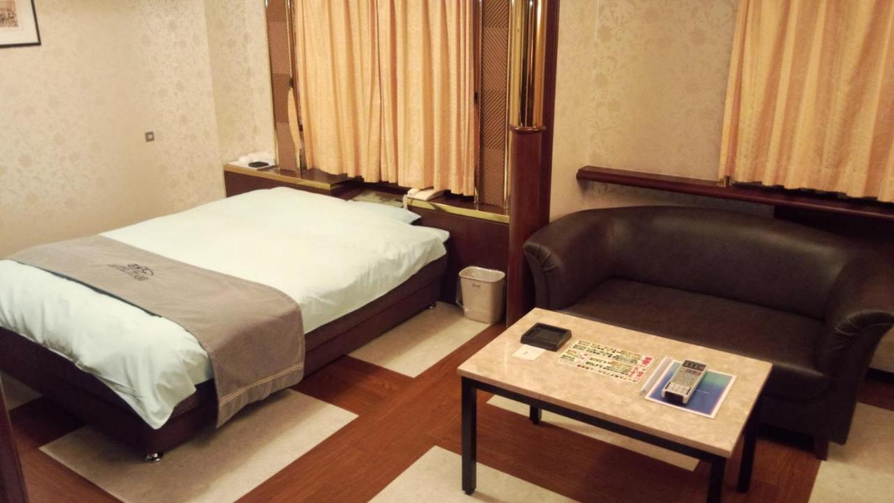 Hotel Itami Buitenkant foto